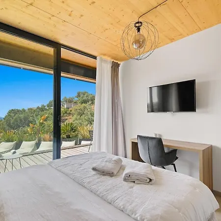 Exceptional Sea-view House, Domaine De Valcros Villa
