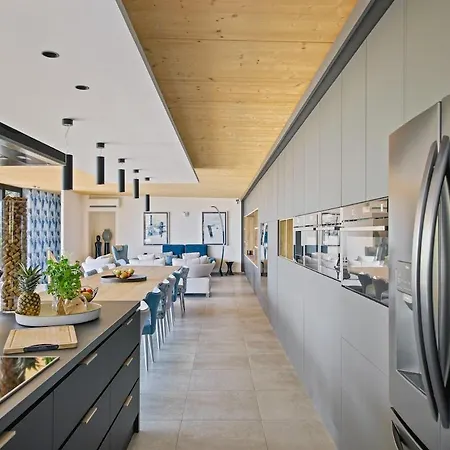 Exceptional Sea-view House, Domaine De Valcros La Londe-les-Maures