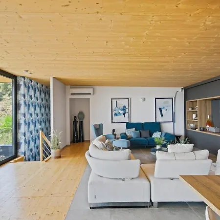 Villa Exceptional Sea-view House, Domaine De Valcros